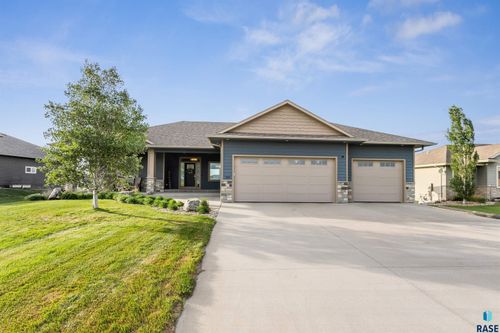 120 Linden Dr, Madison, SD, 57042-7330 | Card Image