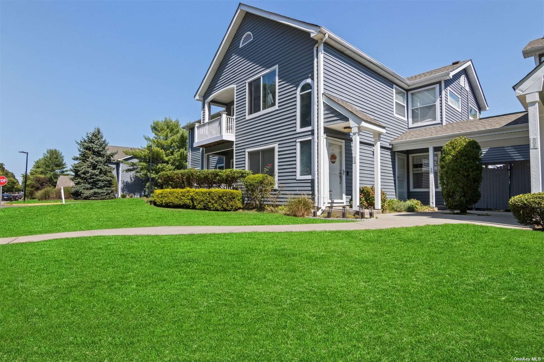Birchwood Park Dr, Middle Island, NY 11953