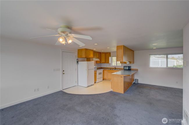 Apartment living, kitchen and dining area | Image 27