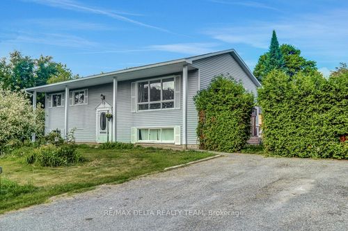 3333 White Spruce St, Osgoode, ON, K0A2W0 | Card Image