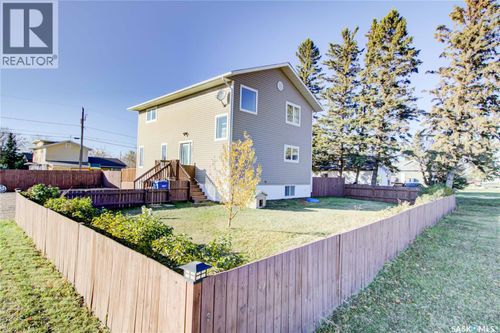 1403 Main St, Melfort, SK, S0E1A0 | Card Image