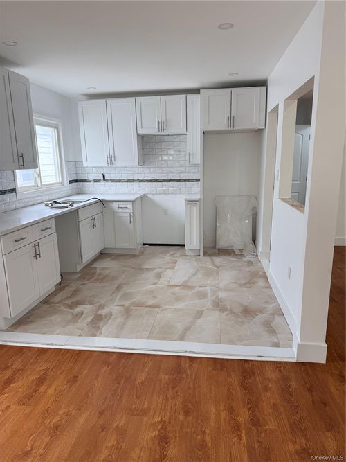 7315 Avenue U, Brooklyn, NY, 11234-6249 | Card Image