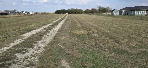 201 930 Par, Taylor, TX, 76574 | Card Image