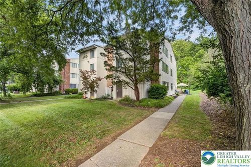 1547 Creekside Rd, WHITEHALL, PA, 18052-5639 | Card Image