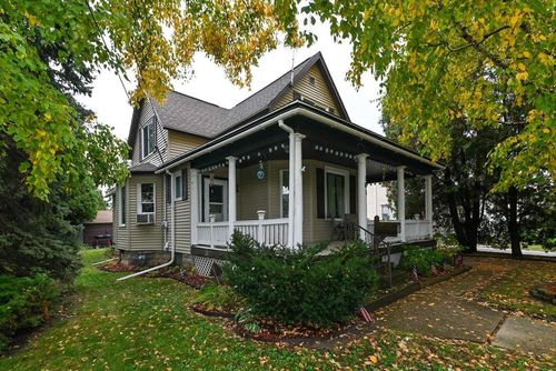 101 Valley St, Horicon, WI, 53032-1339 | Card Image