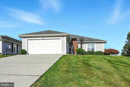 3881 Farmstead Dr, FAYETTEVILLE, PA, 17222-9264 | Card Image