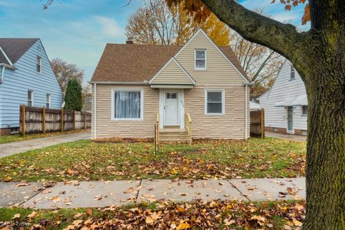 4578 Forest Edge Dr, Brooklyn, OH, 44144-2641 | Card Image