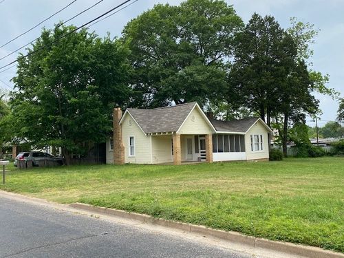 302 W College St, Athens, TX, 75751-2409 | Card Image