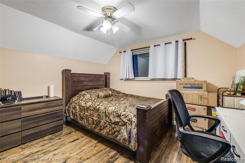 29143 Dover Ave, Warren, MI, 48088-3640 | Card Image