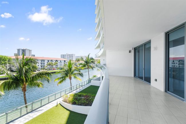 203 - 3250 Ne 188th St, Condo with 3 bedrooms, 4 bathrooms and null parking in Aventura FL | Image 19