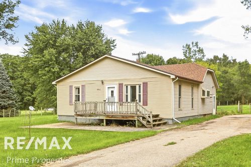 10083 Lewis Rd, Millington, MI, 48746-9530 | Card Image