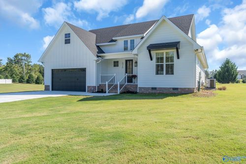 626 Gaines St, Boaz, AL, 35956-3006 | Card Image