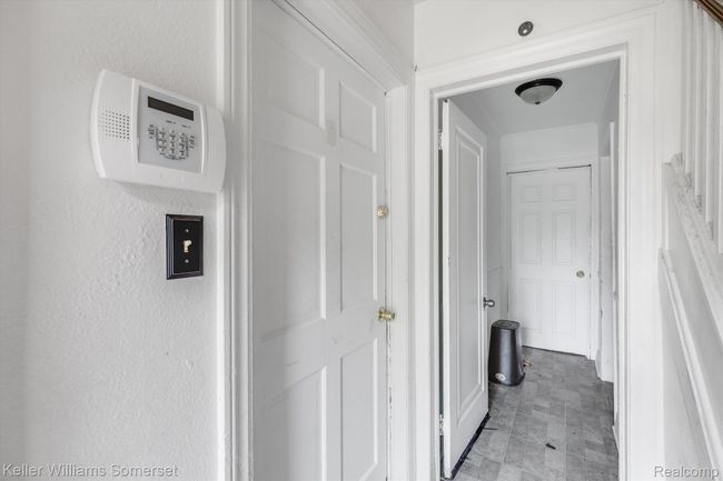 6110 Yorkshire Rd, Home with 0 bedrooms, 3 bathrooms and 2 parking in Detroit MI | Image 18