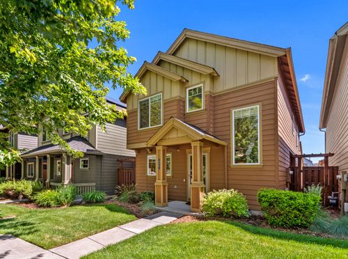 20561 Sun Meadow Way, Bend, OR, 97702-2973 | Card Image