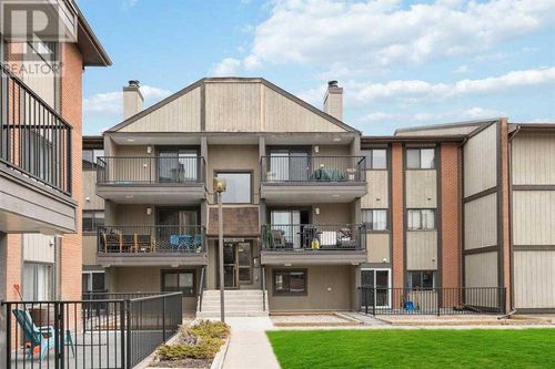 13045 6 St Sw, Calgary, AB, T2W5H1 | Card Image