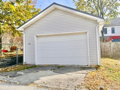 One Car Garage off of Alley | Image 3