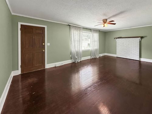 113 Pinewood Ave, Clinton, SC, 29325-7209 | Card Image