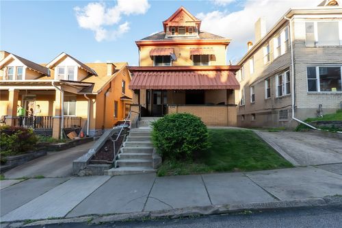 422 Hays Ave, Mt Oliver, PA, 15210-2433 | Card Image