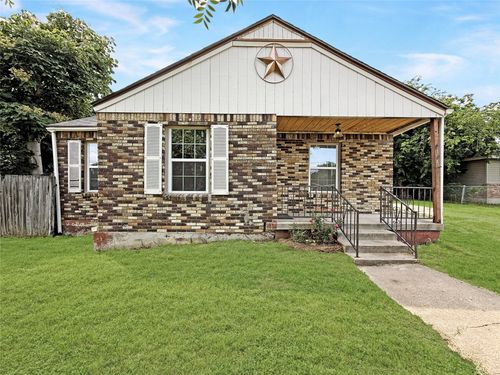 104 S 6th St, Godley, TX, 76044-3753 | Card Image
