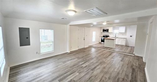 b-645 Ne 35th St, Oklahoma City, OK, 73105-7509 | Card Image