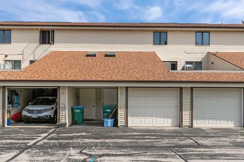 2d-2470 W Glendale Avenue, GRAND CHUTE, WI, 54914 | Card Image