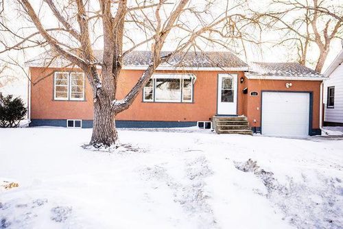 310 11th Ave Ne, Jamestown, ND, 58401-3736 | Card Image