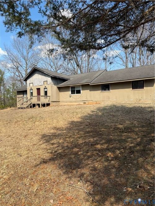 693 Blackberry Ln, Appomattox, VA, 24522-9014 | Card Image