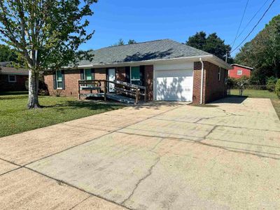 5605 Leesway Blvd, House other with 3 bedrooms, 2 bathrooms and 1 parking in Pensacola FL | Image 3