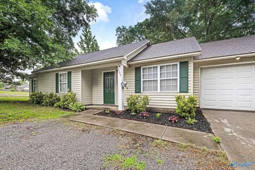 1300 Snowhill Ln Nw, Hartselle, AL, 35640-4403 | Card Image