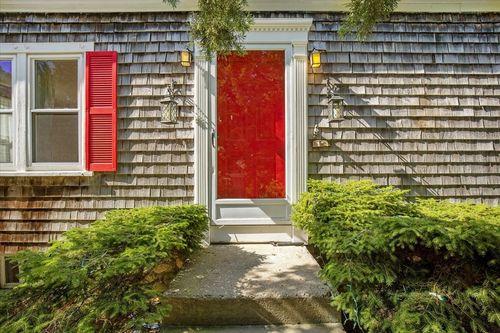 13 Hammond St, Mattapoisett, MA, 02739-2602 | Card Image