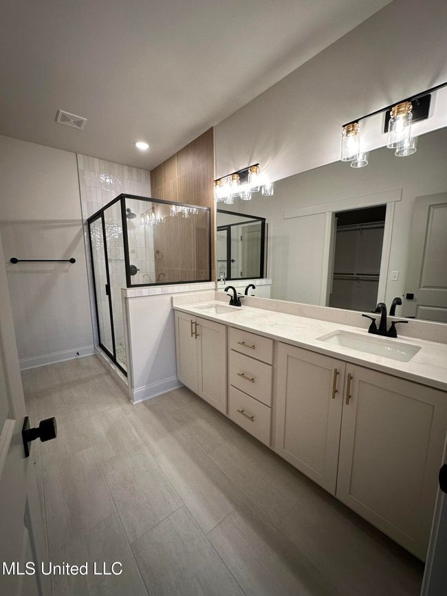 master bath | Image 13
