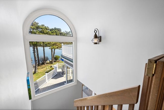 62 Crafts Rd, House other with 5 bedrooms, 2 bathrooms and 6 parking in Gloucester MA | Image 17