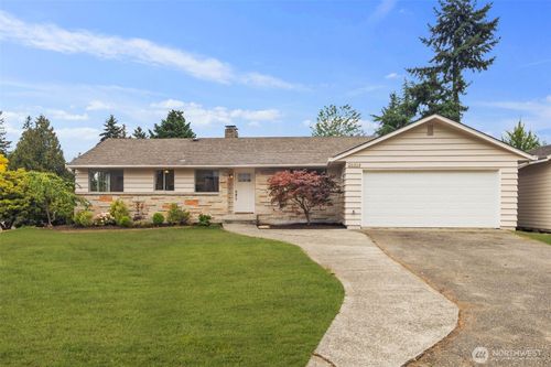 20314 N Park Ave N, Shoreline, WA, 98133-3115 | Card Image
