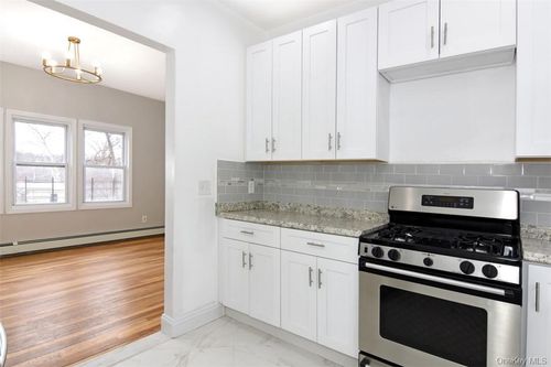 13 Hunt Ave, Yonkers, NY, 10710-5405 | Card Image