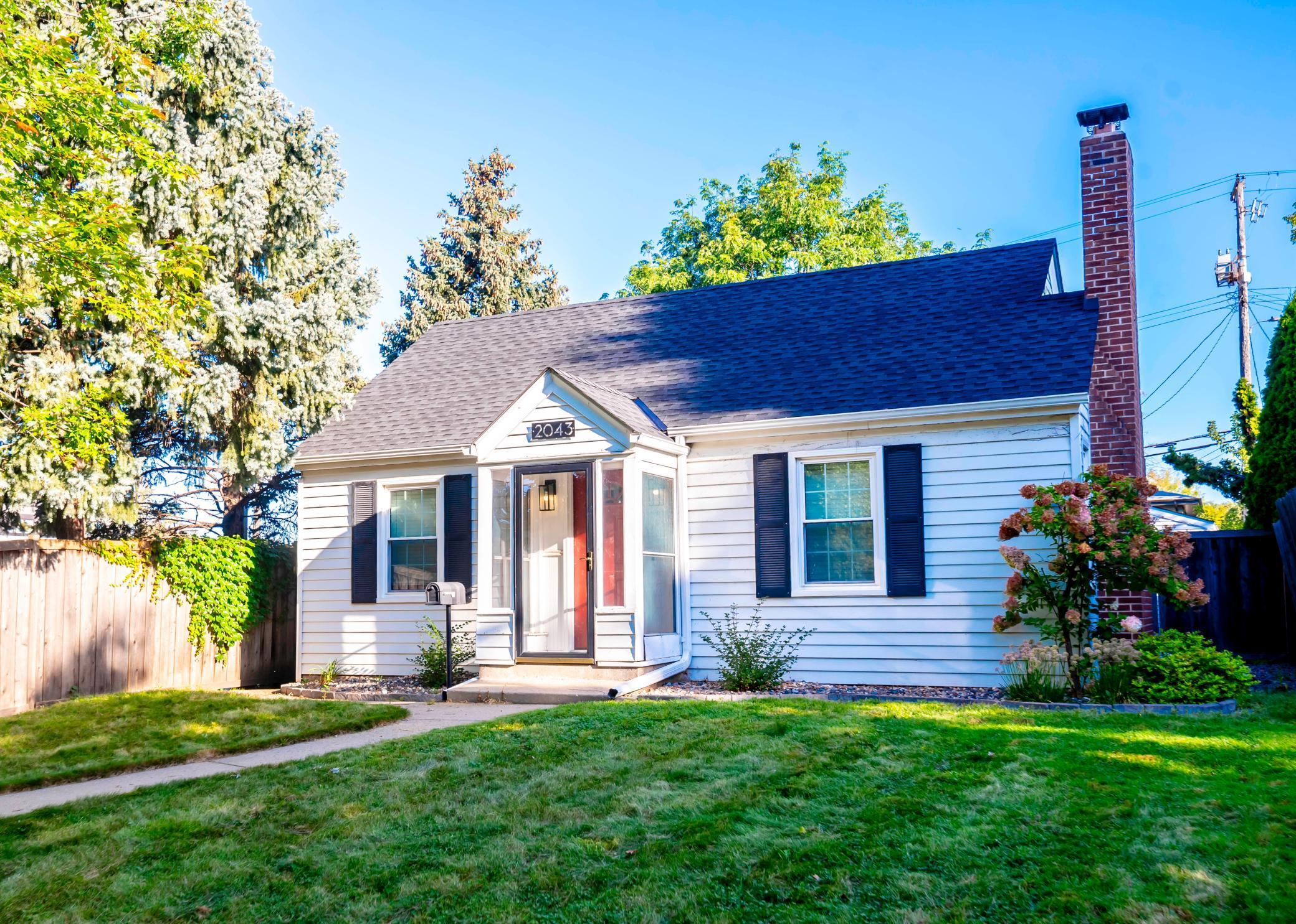 Pinehurst Ave, Saint Paul, MN 55116