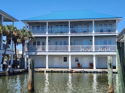 r4-413 Admiral Craik Dr, Grand Isle, LA, 70358-9651 | Card Image