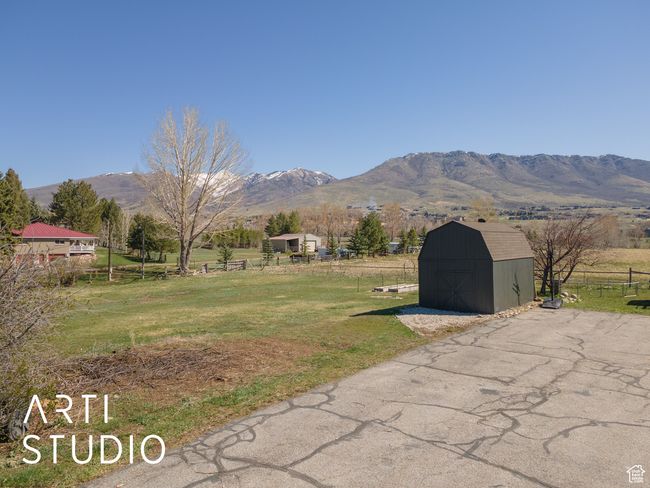 Exterior space with a rural view | Image 38