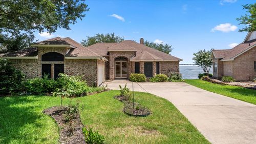 16447 Hunters Trl, Montgomery, TX, 77356-7330 | Card Image