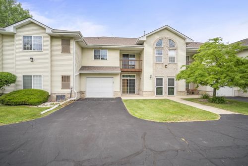 6115 S Creekside Dr, Cudahy, WI, 53110-3425 | Card Image