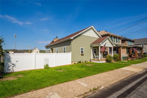 233 N 18th Ave, New Brighton, PA, 15066-1009 | Card Image