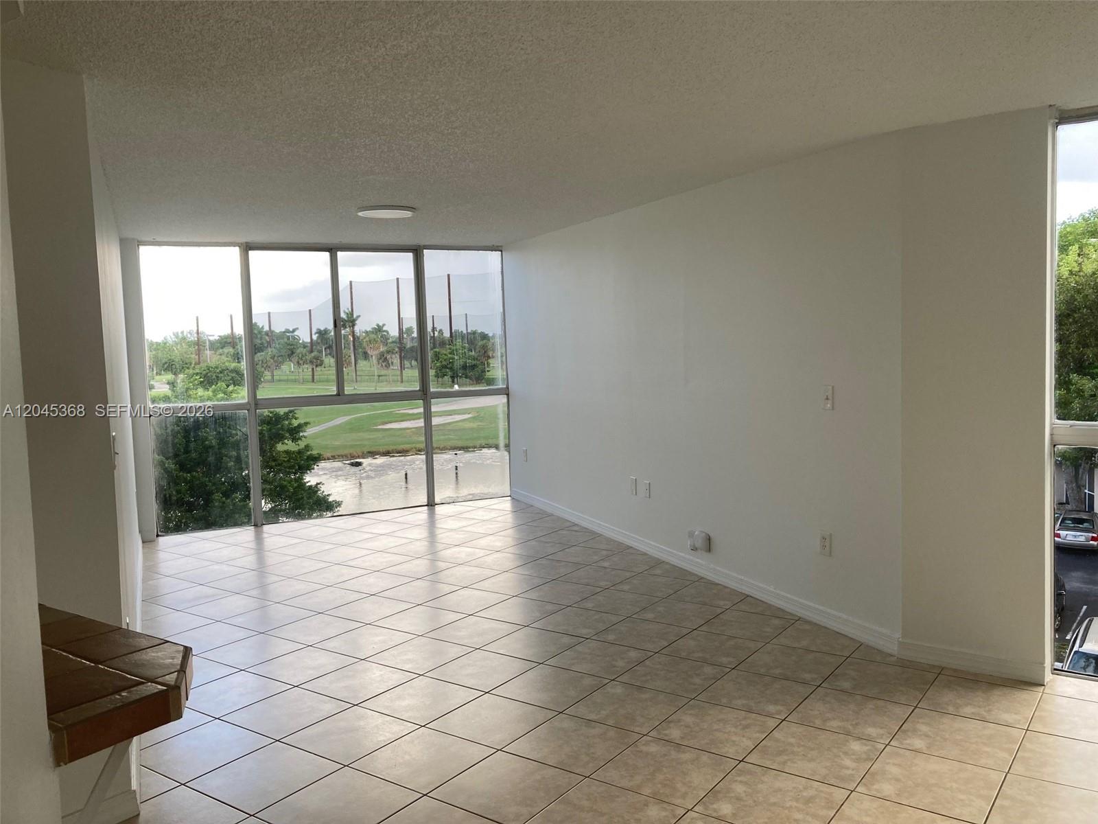 Residential Lease in Hialeah 3