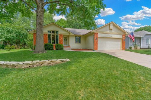 7012 E 40th Cir N, Wichita, KS, 67226-2411 | Card Image