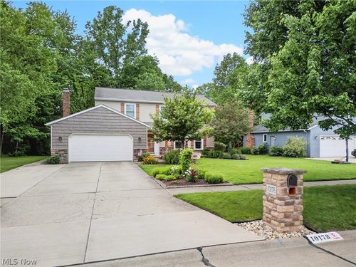10178 Huntington Park Dr, Strongsville, OH, 44136-2571 | Card Image