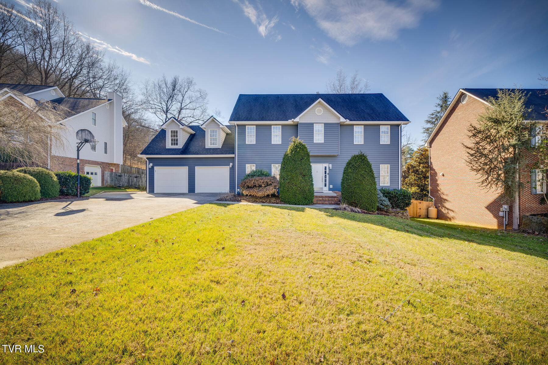 Leaf Pt, Kingsport, TN 37663