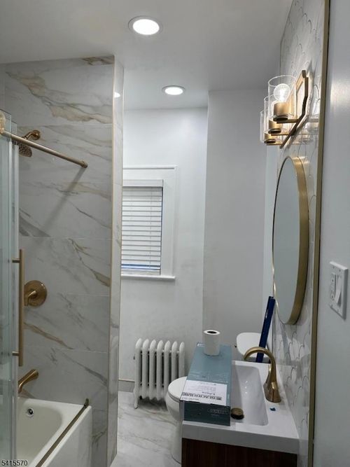 186 Main Ave, Passaic, NJ, 07055-5403 | Card Image