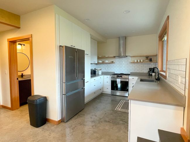 South Shop Apt Kitchen | Image 16