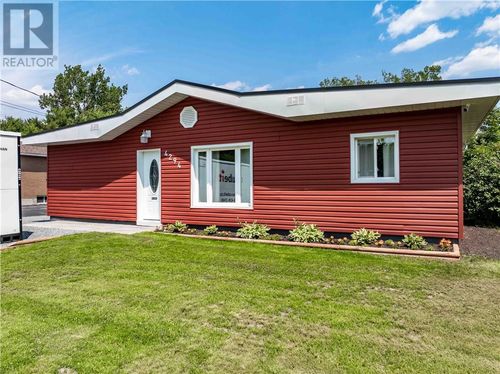4294 Roy Ave, Hanmer, ON, P3P1N3 | Card Image