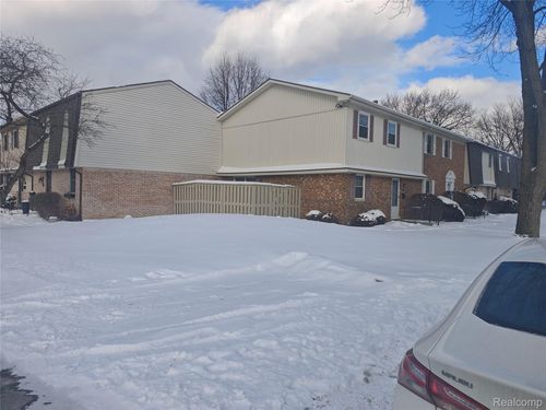 979 Kirts Blvd, Troy, MI, 48084-4837 | Card Image