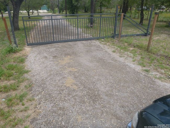 1125 Clear Lake Loop, House other with 1 bedrooms, 1 bathrooms and null parking in Poteet TX | Image 14