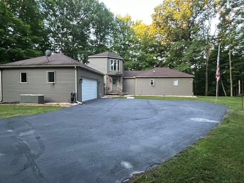 5699 Sycamore Ln, Clyde, MI, 48049-4322 | Card Image